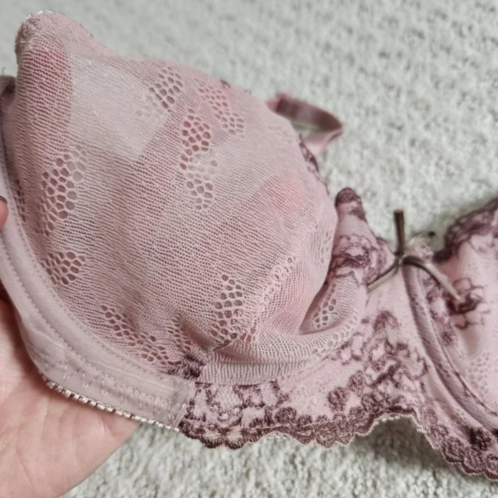 Pink Lace Trim Unlined‎ Underwire Bra Size 42D